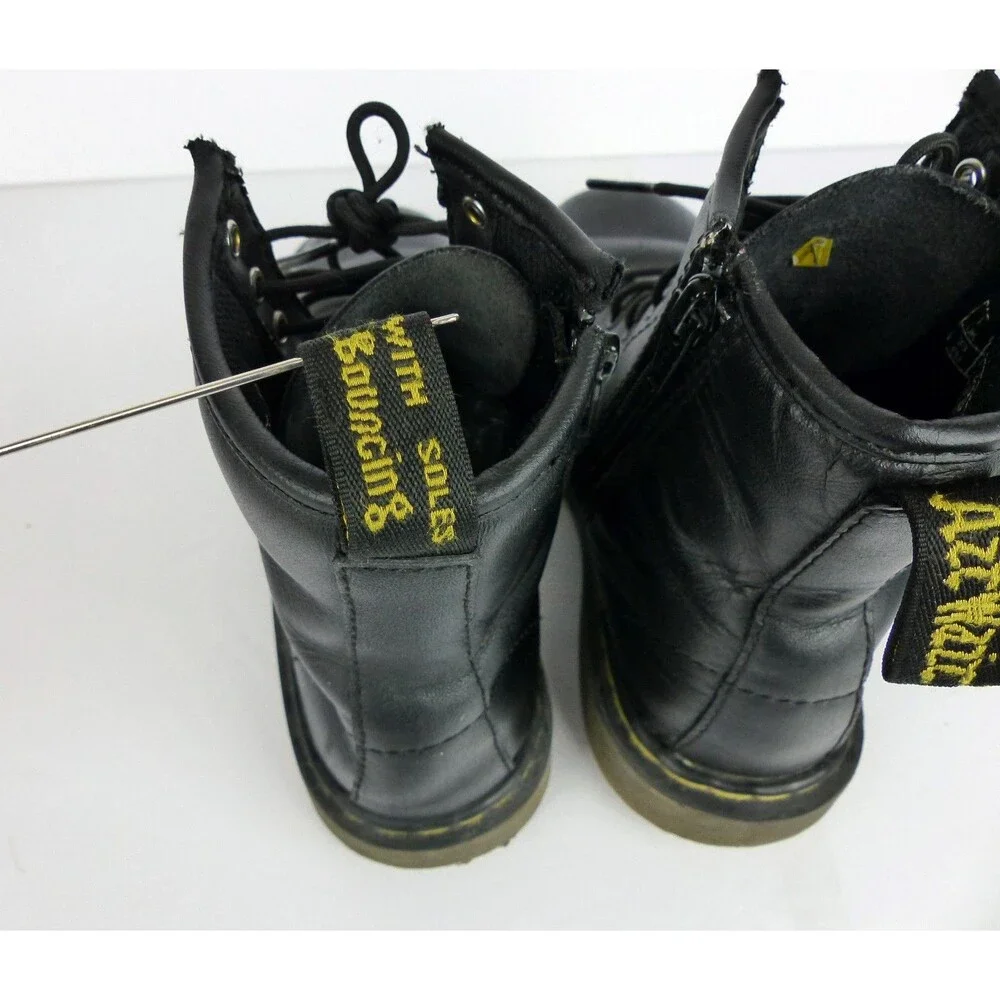 Dr. Martens KIDS US2 Unisex Delaney Combat Boots Black Leather 8 Eye Side Zip